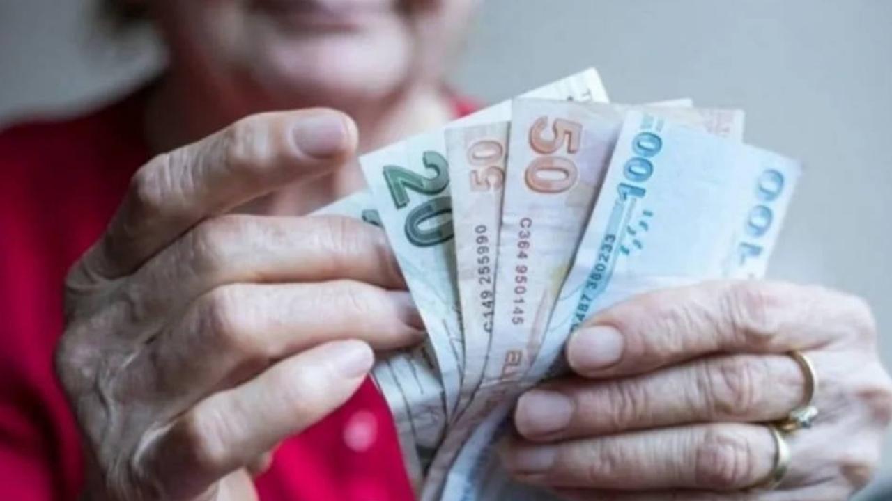 Emeklilerin zam farkları bugün yatırılacak