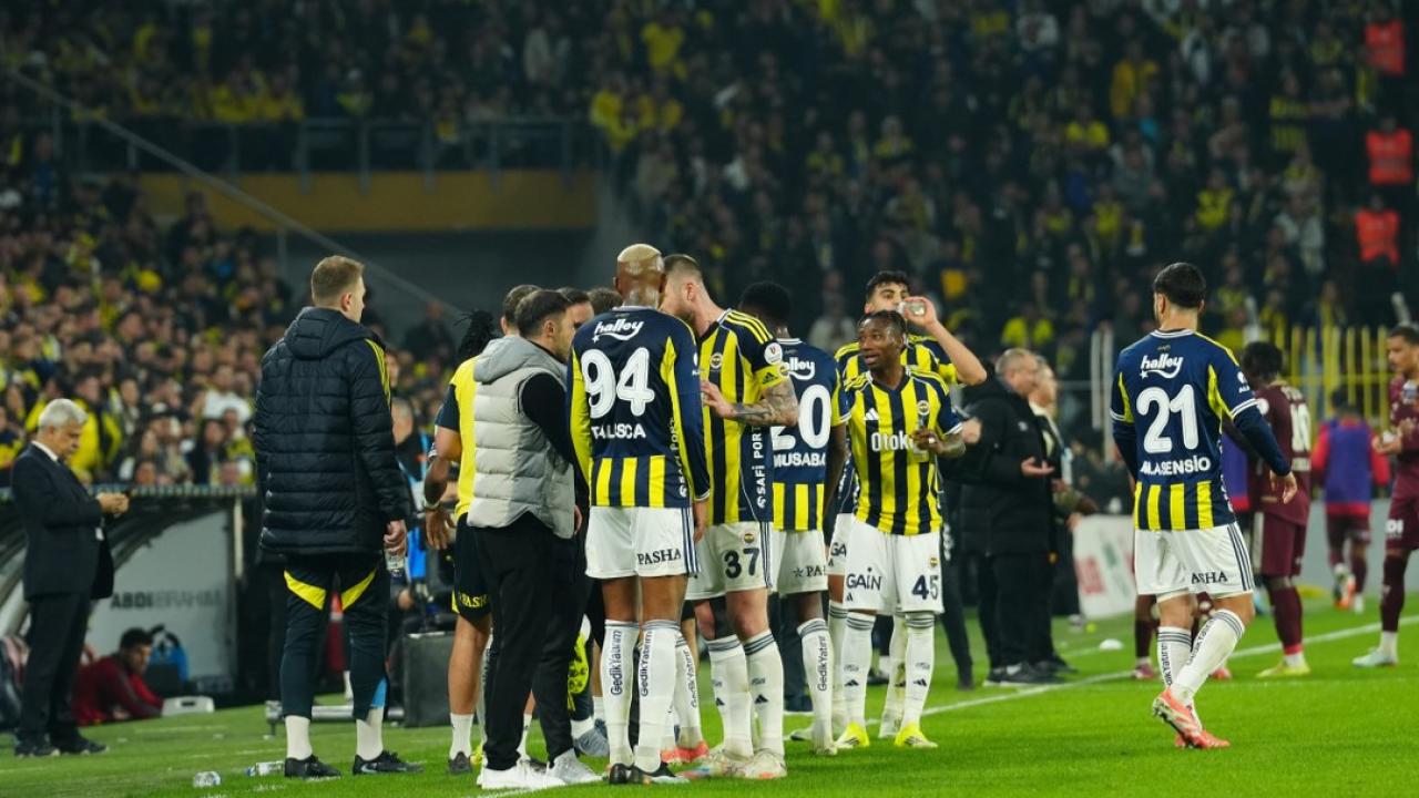Fenerbahçe ile Galatasaray arasındaki puan farkı 3'e çıktı