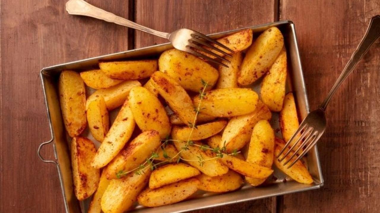 Fırından çıkan mis kokulu baharatlı patates tarifi