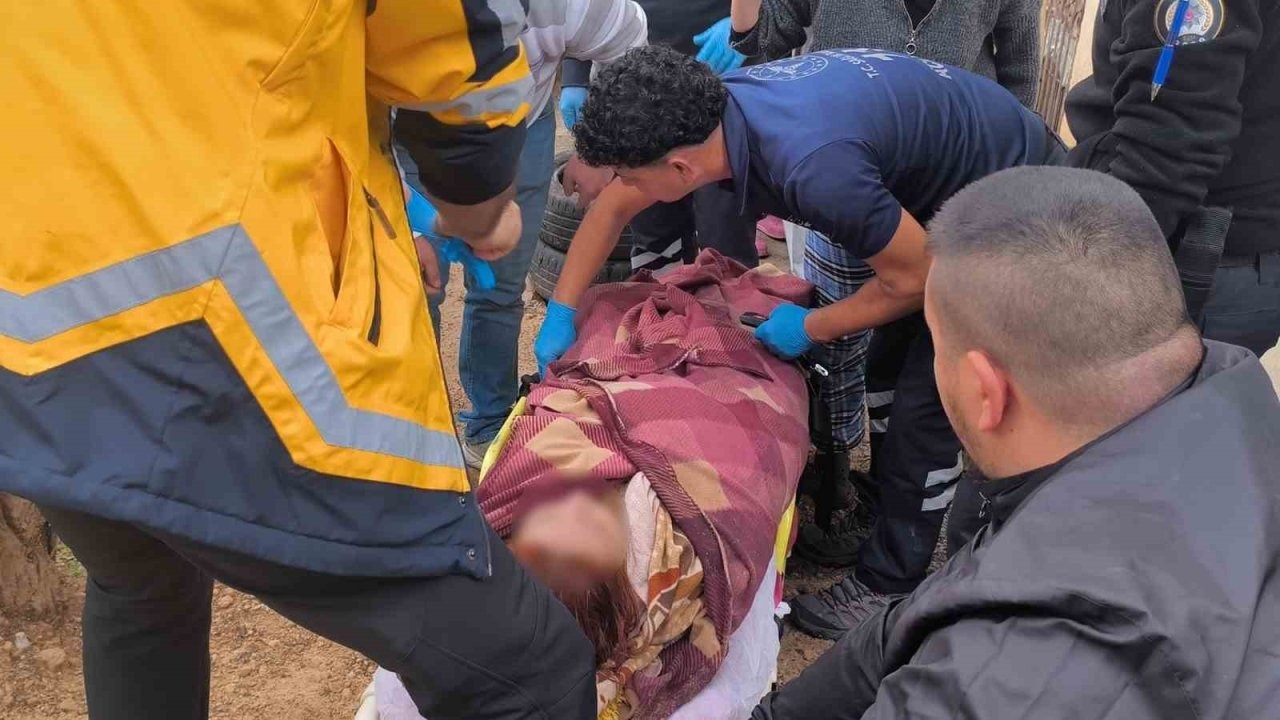 Foseptik çukuruna düşen genç kız yardım çığlıkları attı