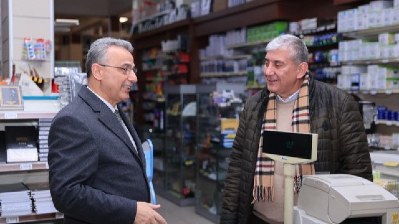 İhsan Kurnaz İstiklal Caddesi’nde esnaflarla buluştu