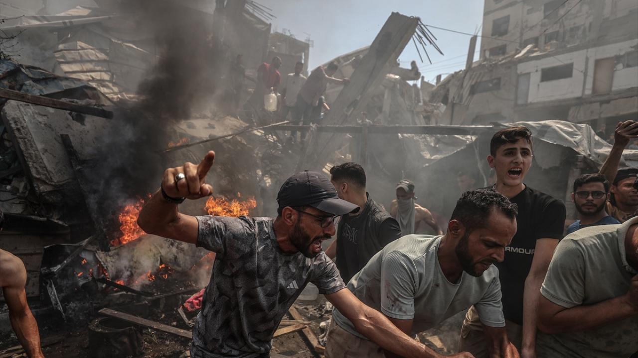 İsrail Gazze'de sivillere saldırdı!