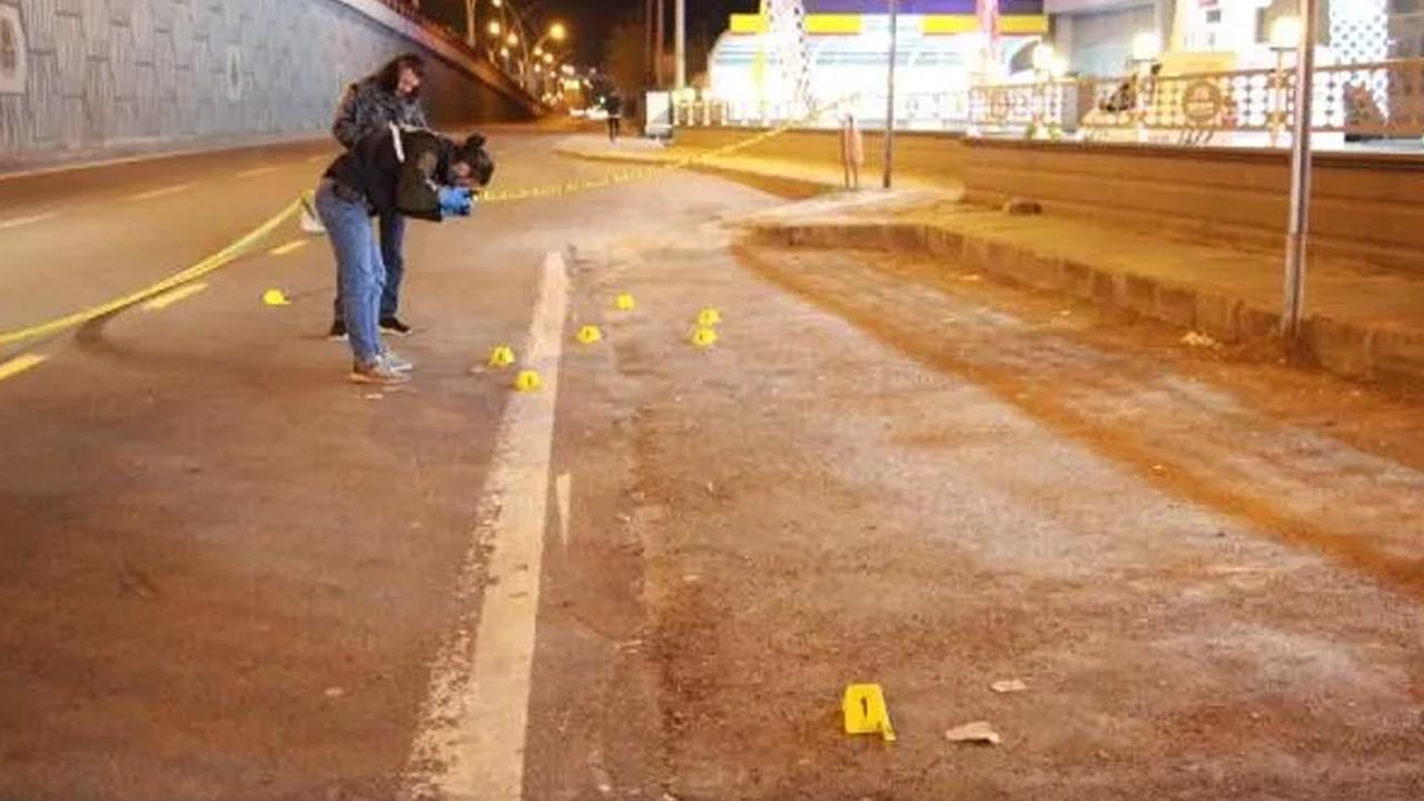 İstanbul'da 17 yaşındaki şahıs 48 yaşındaki husumetlisine kurşun yağdırdı