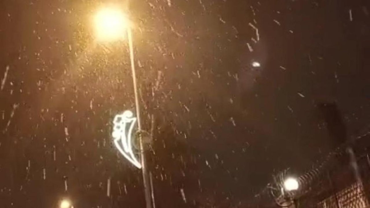 İstanbul'da kar başladı! Okullar tatil edilmişti, beyaz örtü kendini gösterdi