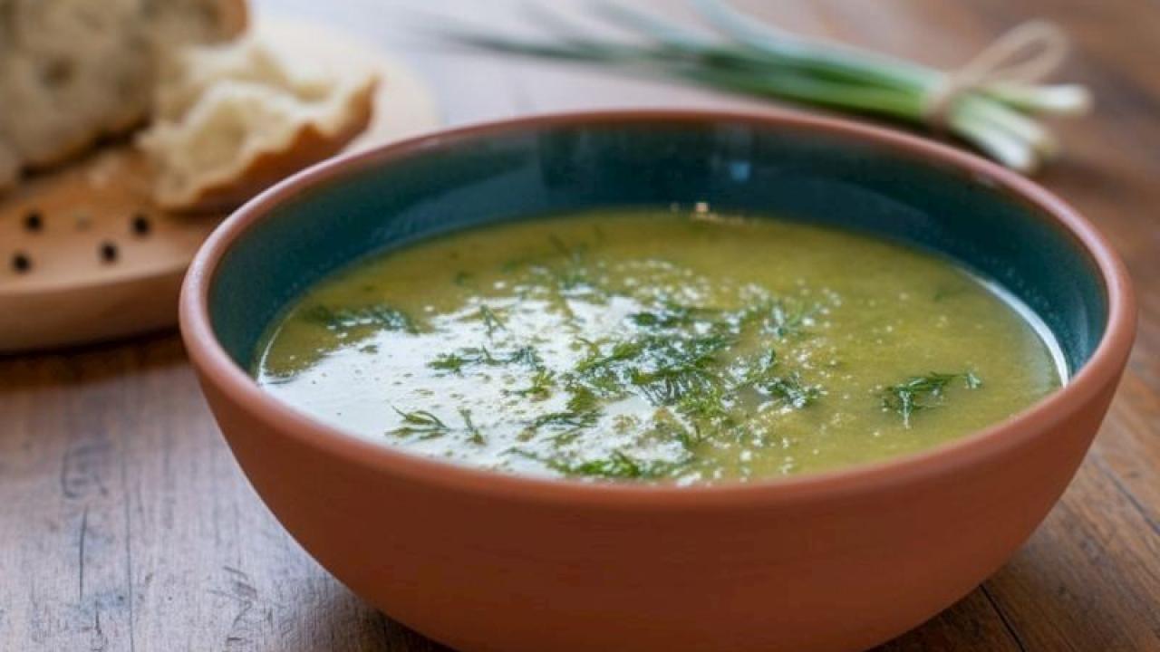 Kereviz sapından gelen hafiflik sofralara ferahlık katıyor