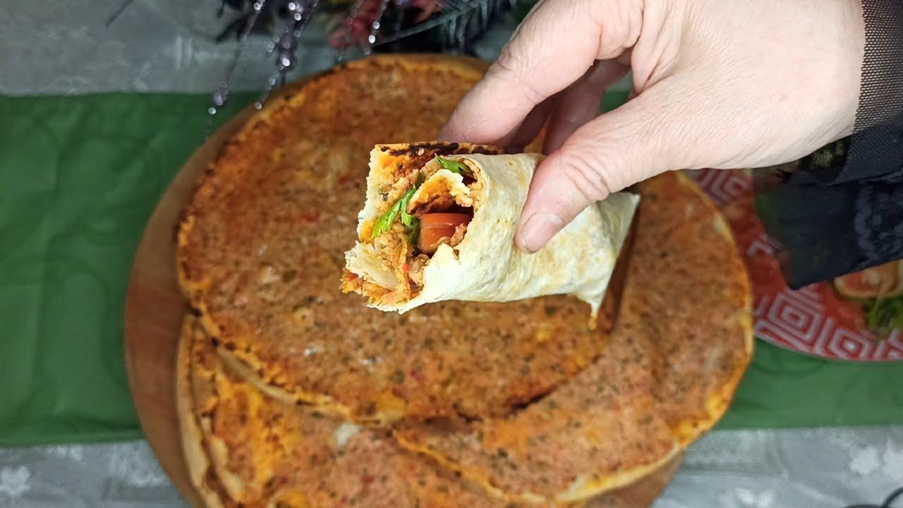 Kısa sürede hazırlanan tavuklu lahmacun tarifi