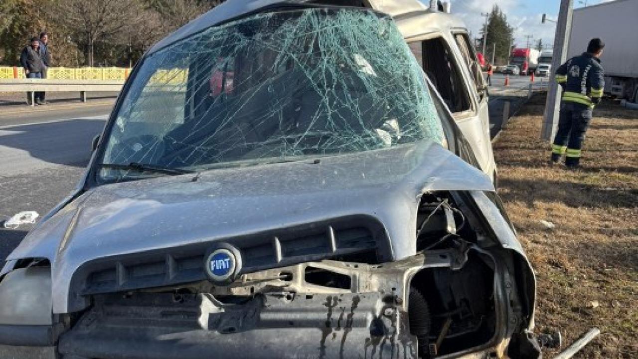 Otomobil ile kamyon çarpıştı! 1 kişi öldü