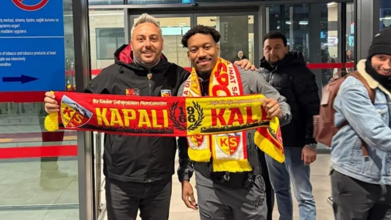 Mutluyum dedikten sonra kulüpten ayrıldı!