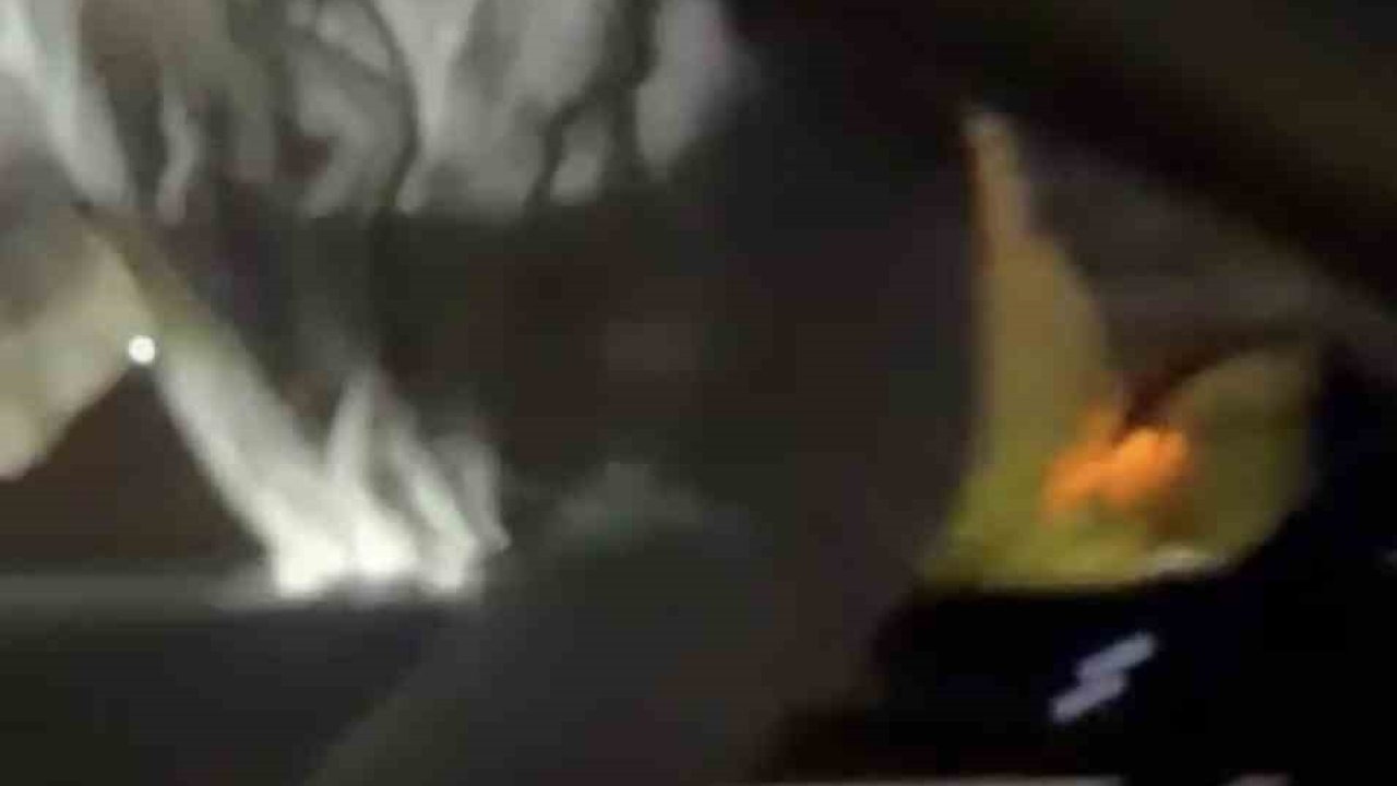 Önce araca saldırdı, ardından araçtakileri bıçakladı