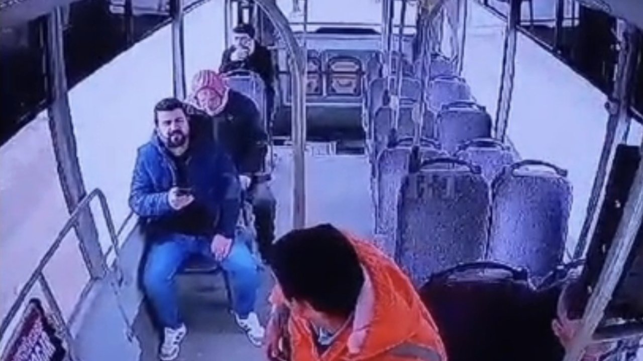 Otobüste fenalaşan adam hayatını kaybetti