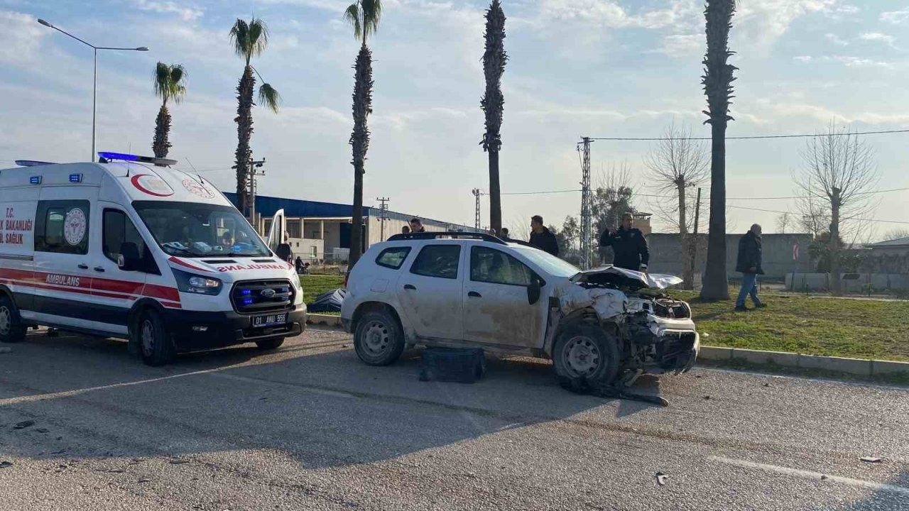 Otomobil ile üç tekerlekli motosiklet çarpıştı: 1 ölü