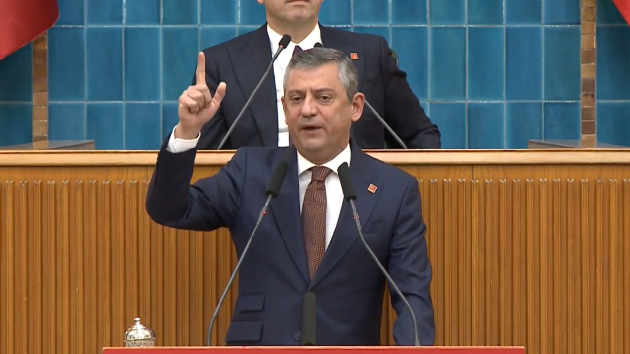 Özgür Özel'den Leyla Usta'ya sert çıkış: Görevde tutarsanız tüm AK Parti ayıplı lafın altına imza atar