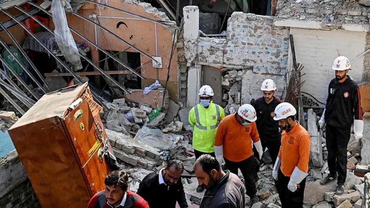 Pakistan'da patlama! 8 kişi öldü