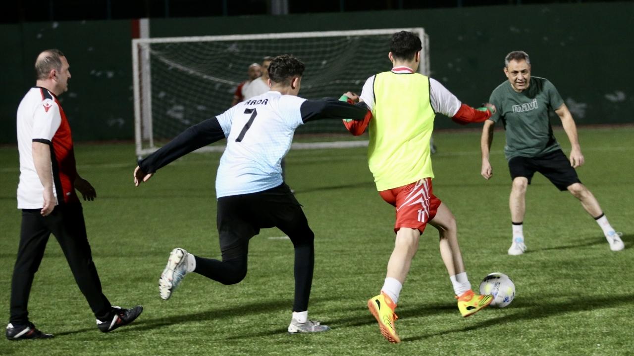 Samsun'da denetimli serbestlik personeli ile tedbir altındaki çocuklardan halı saha maçı