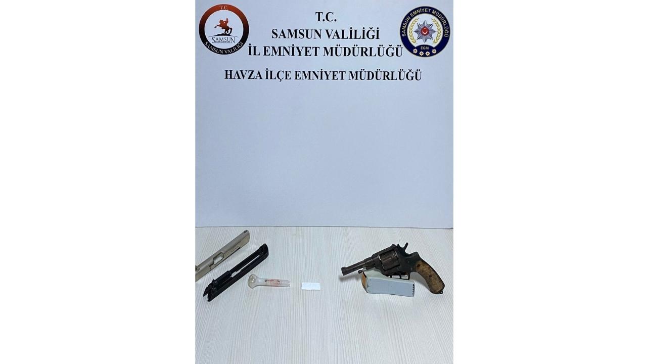 Samsun'da iş yerinde silah ve uyuşturucu ele geçirildi