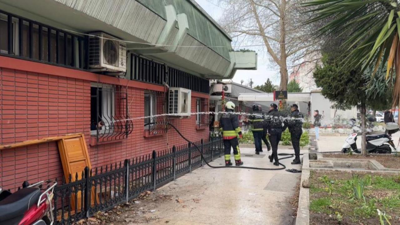 Samsun'da Site Camisi'nin çarşısında cuma namazı öncesi yangın!