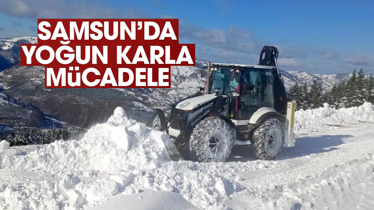 Samsun'un Yakakent ilçesinde karla mücadele devam ediyor