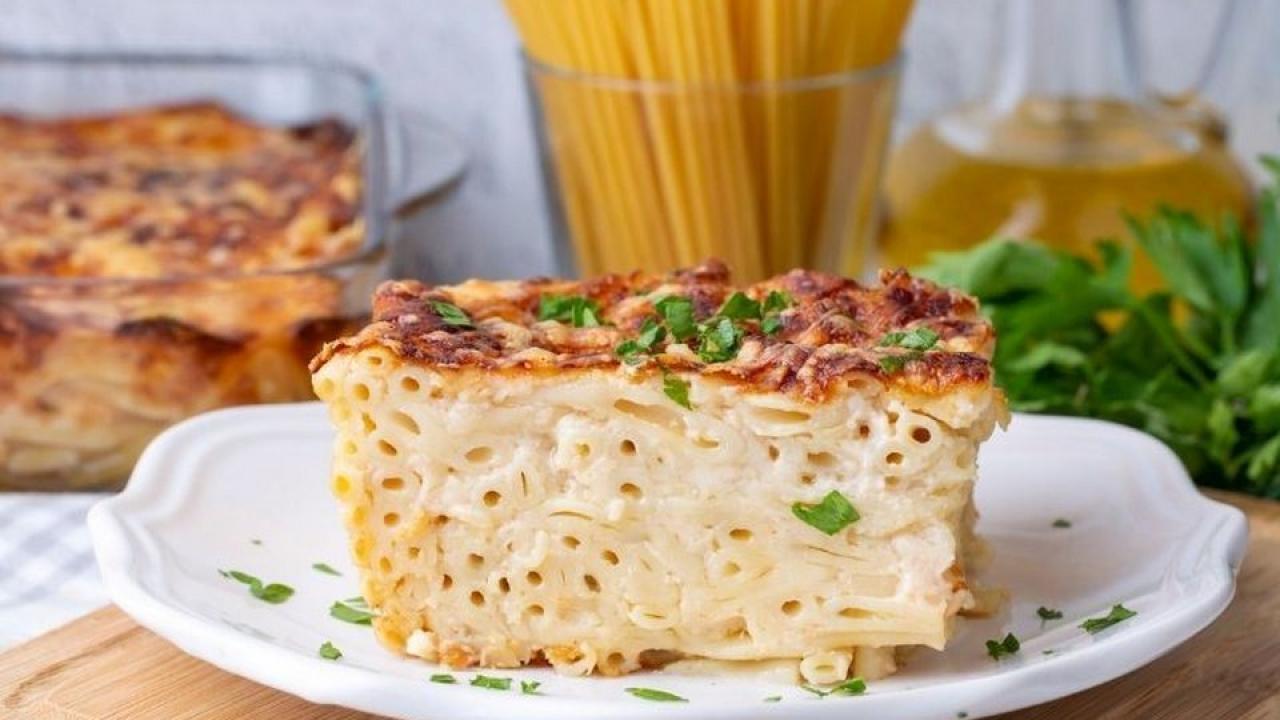 Sofraların vazgeçilmezi fırında makarna tarifi
