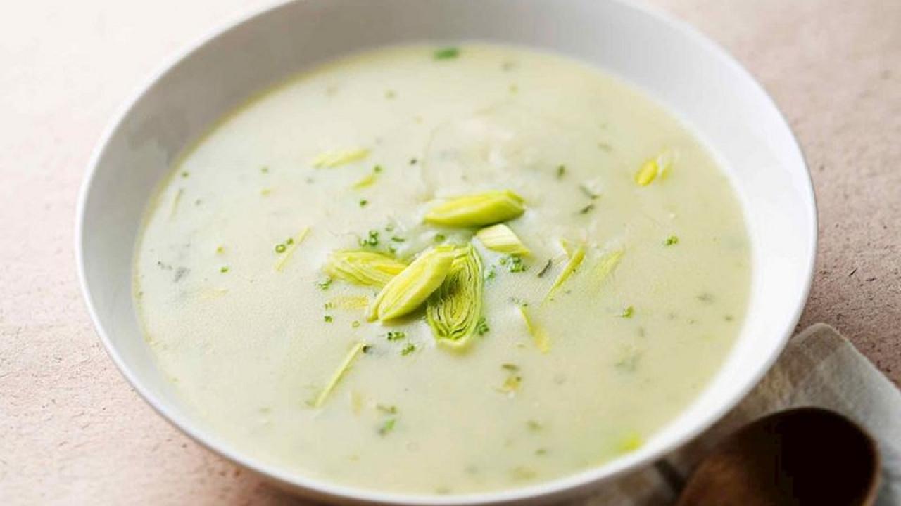 Terbiyeli ve yumuşak içimli pırasa çorbası tarifi