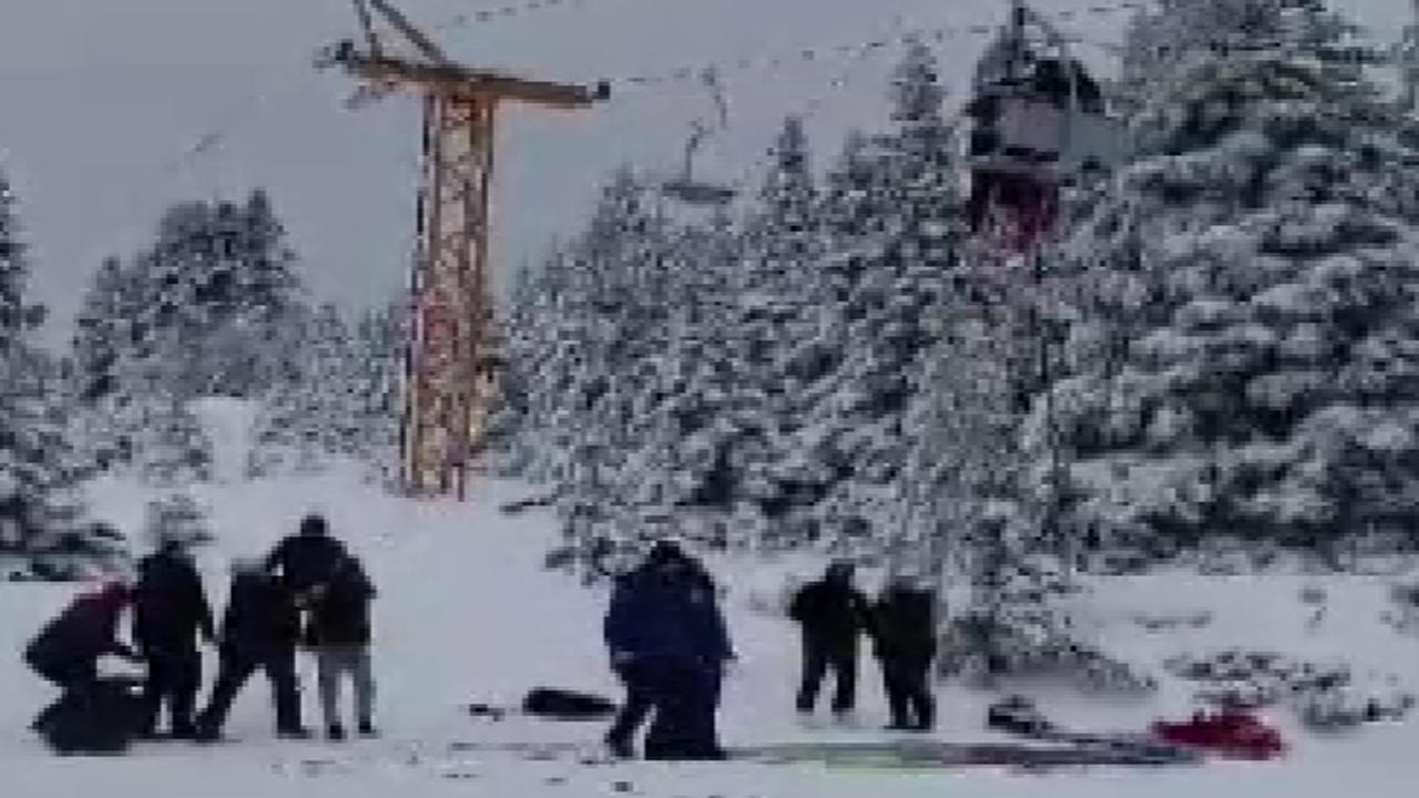 Uludağ'da tatilciler metrelerce yükseklikte mahsur kaldı