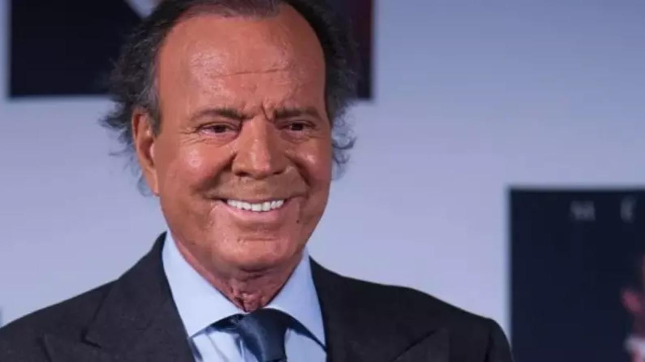 Ünlü şarkıcıya cinsel istismar suçlaması