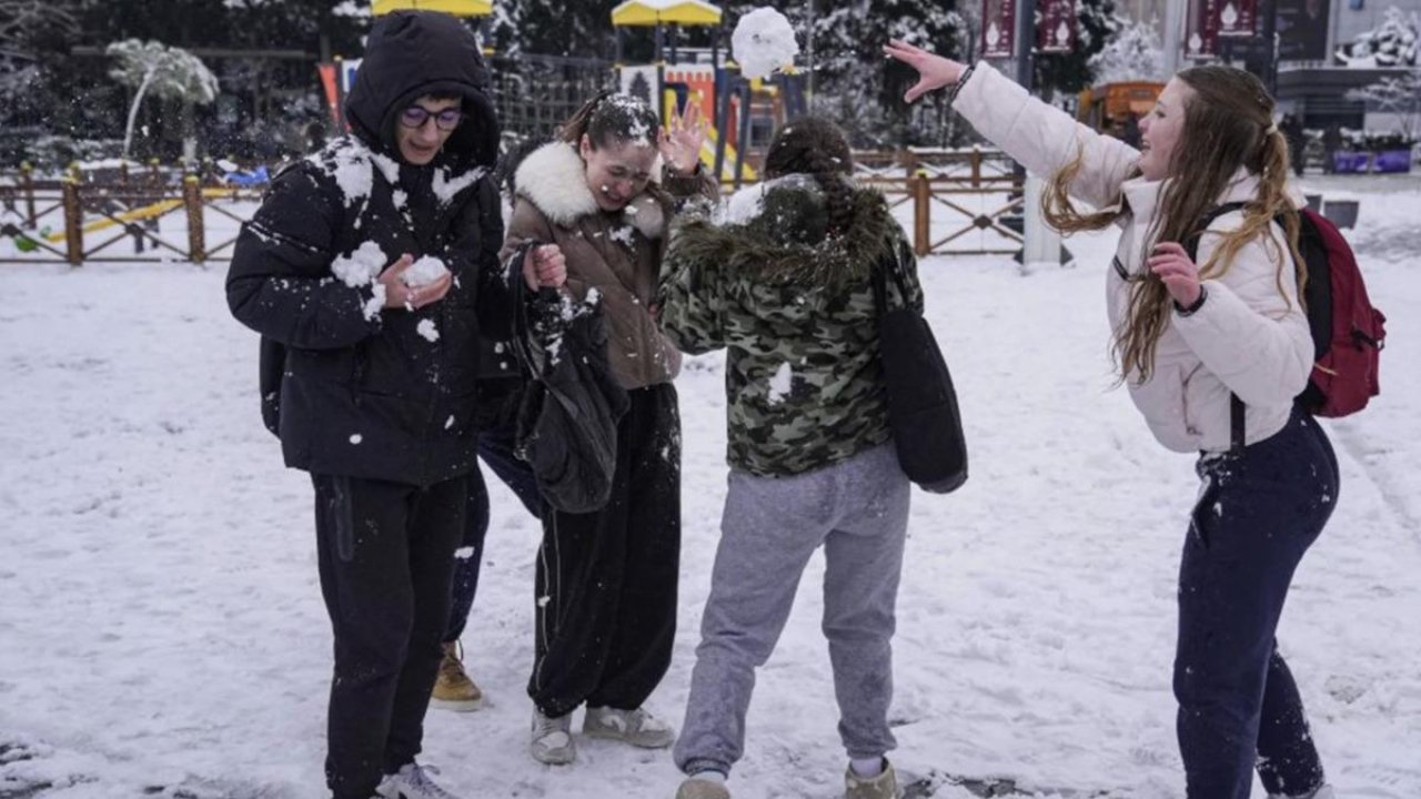 Yeni yıl karla başladı! Çok sayıda ilde okullar tatil edildi! İşte 2 Ocak 2026 Cuma günü okulların tatil edildi iller