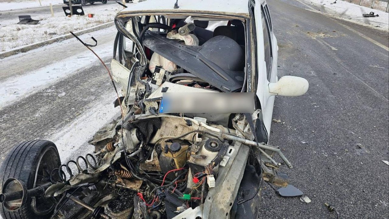 Yozgat'ta üç aracın karıştığı kaza: 1'i ağır 3 yaralı