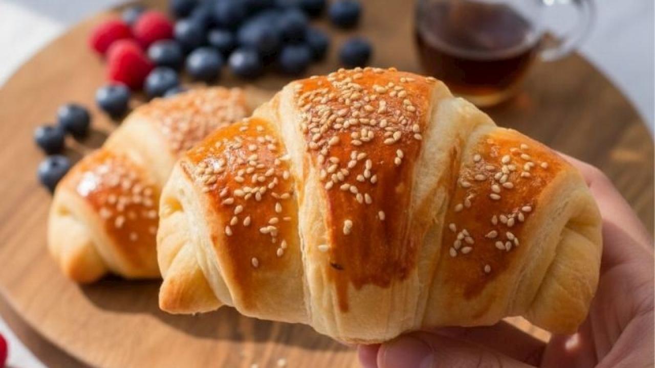 Yumuşacık dokulu kruvasan poğaça tarifi