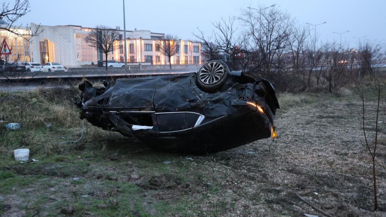 18 yaşındaki genç sürücü feci kazada ağır yaralanmıştı! Hayatını kaybetti