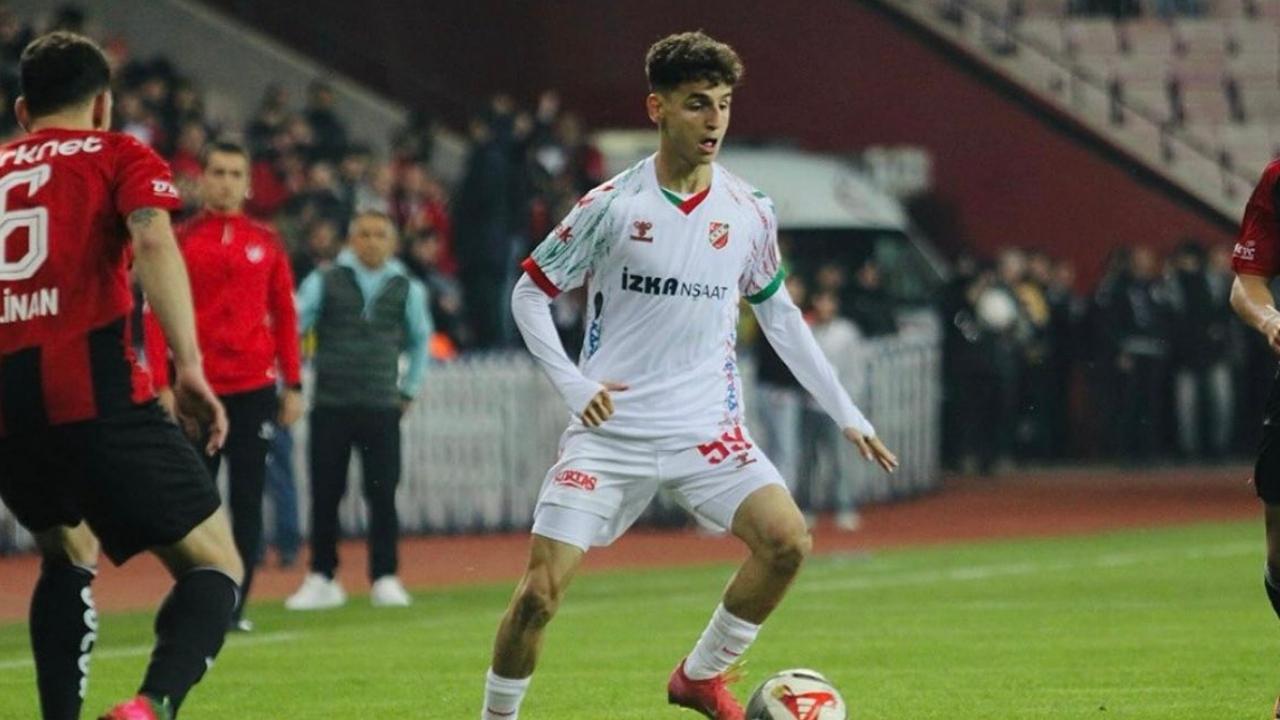 Adem Yeşilyurt hangi mevki?