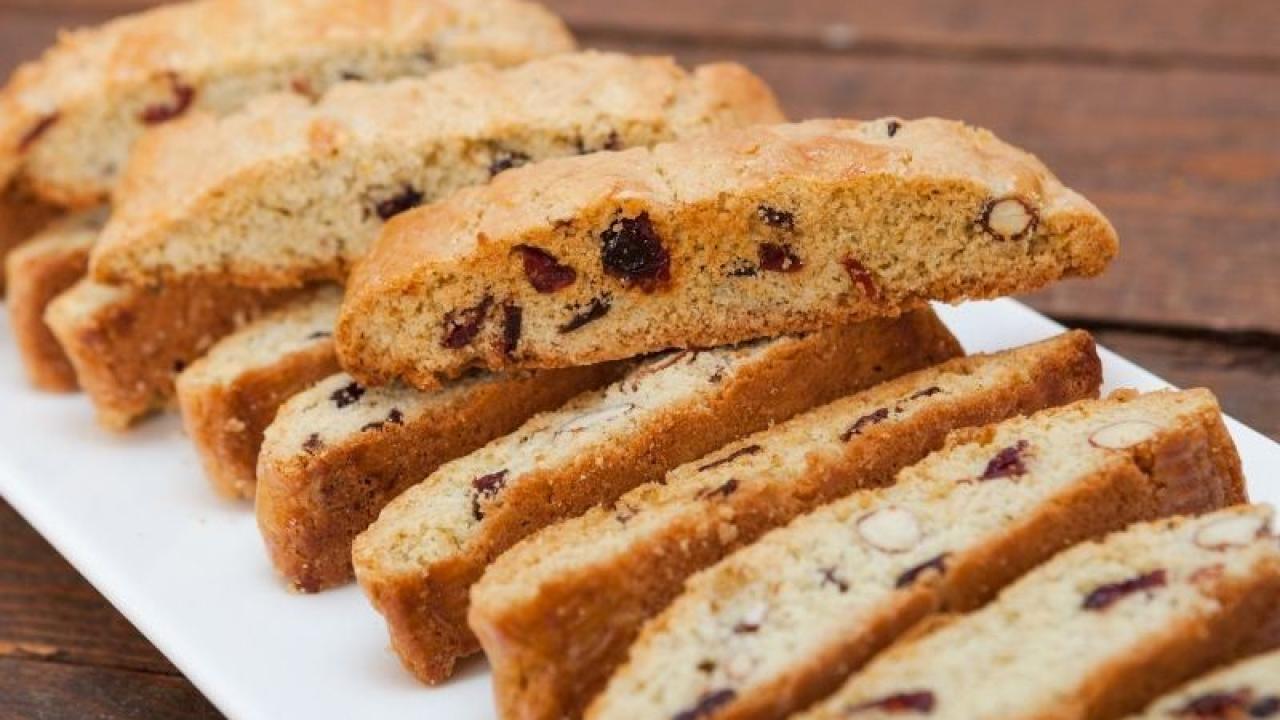 Bademli ve fındıklı ev yapımı biscotti tarifi