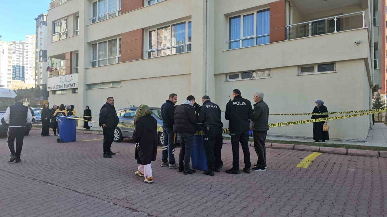 Bir kişi aracında ölü bulundu