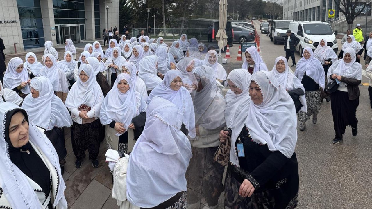 Cumhurbaşkanı Erdoğan çağırmıştı! Zeynep Güneş ve Eskişehirli kadınlar Meclis'e geldi