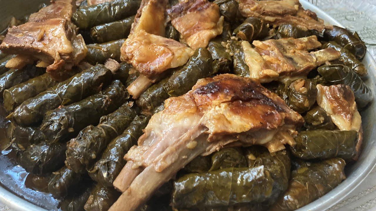 Emeğiyle lezzetlenen baklalı yaprak sarması tarifi