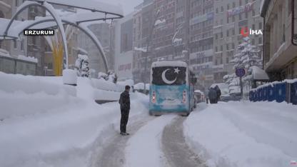 Erzurum beyaza gömüldü 50 santim kar, 1167 köy yolu kapalı