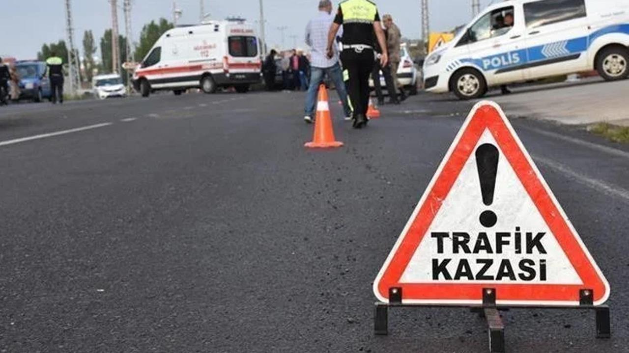 Feci kaza! Araçlar kafa kafaya çarpıştı: 1 ölü, 4 yaralı