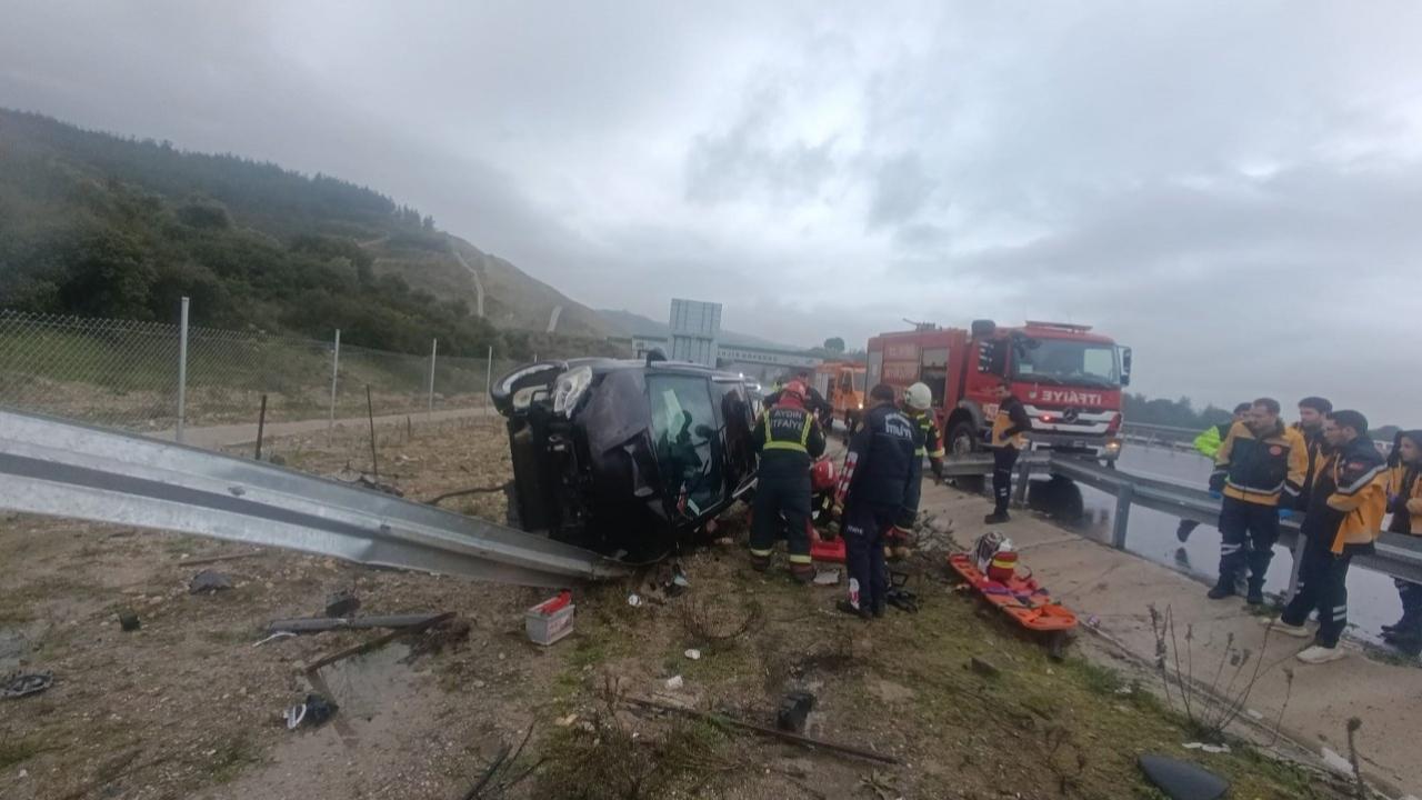 Feci kaza! Kontrolden çıkan araç bariyere çarptı: 2 ölü
