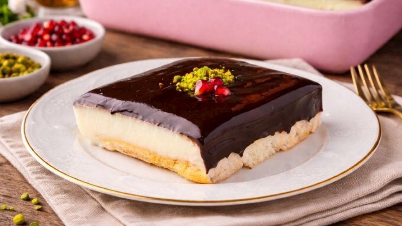 Hafif ve şık sunumlu kedi dili pasta tarifi