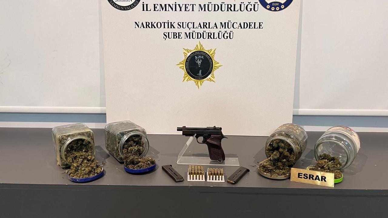 İlkadım’da uyuşturucu ve ruhsatsız silah ele geçirildi