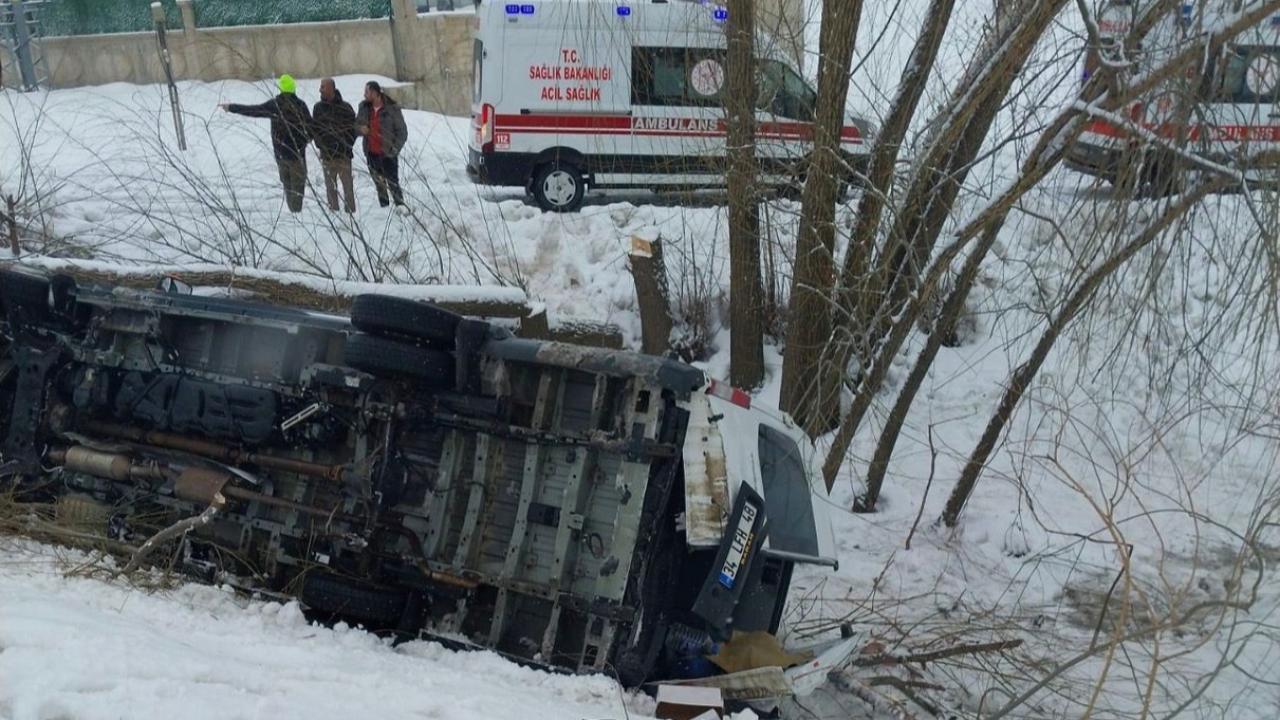 İşçi servisi şarampole yuvarlandı! 6 yaralı