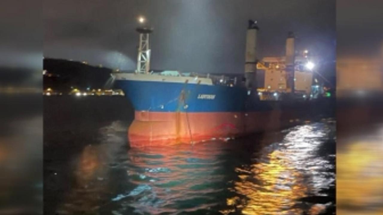 İstanbul Boğazı'nda kuru yük gemisi arıza yaptı