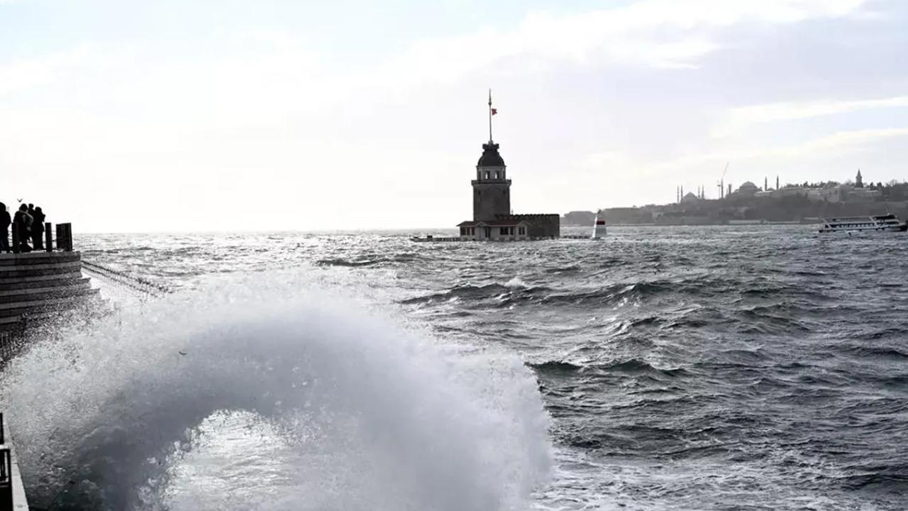 İstanbul'a rüzgar ve fırtına uyarısı