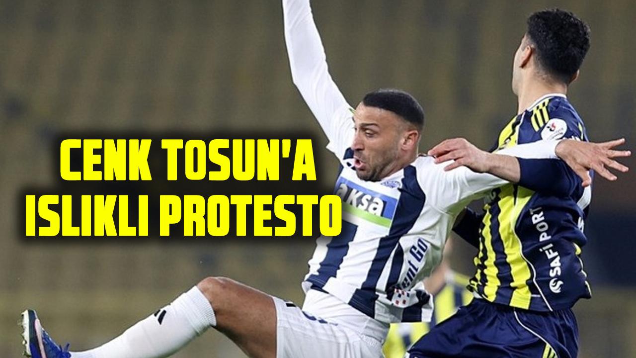 Kadıköy’de gerilim: Fenerbahçeli taraftarlardan Cenk Tosun'a ıslıklı protesto