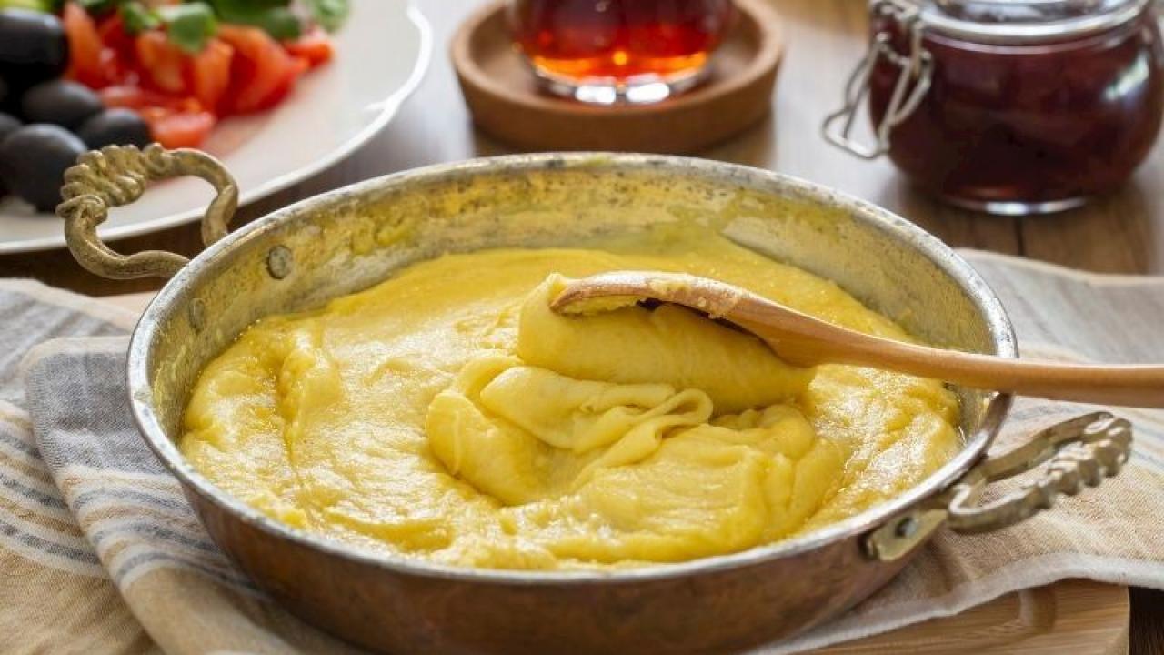 Kıvamı tam tutan ev yapımı mıhlama tarifi