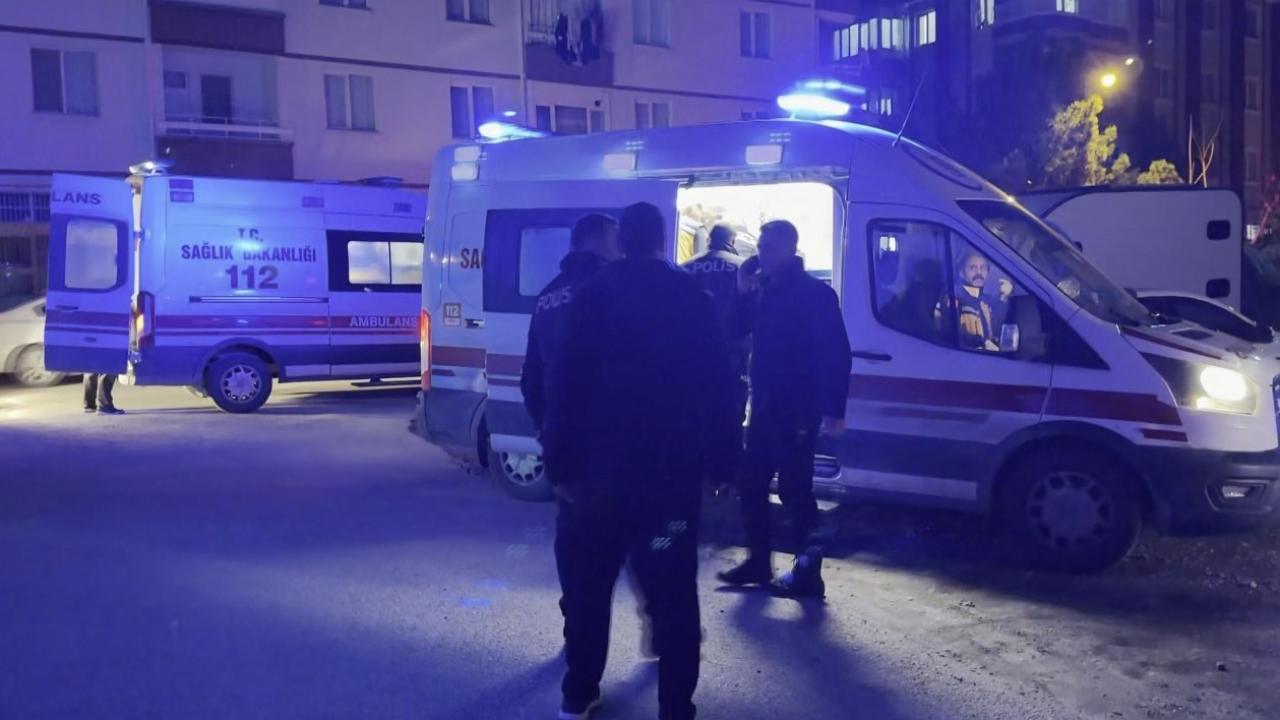 Korkutan doğal gaz patlaması! 1'i ağır 2 yaralı