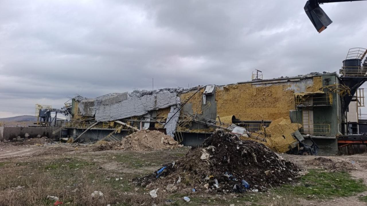 Metan gazı patladı! 2 kişi yaralandı