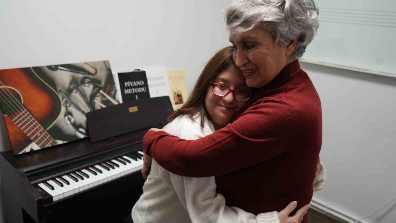 Otobüs kazasında ağır yaralanan Ayşegül Bayrak 60 günlük yaşam savaşını kaybetti