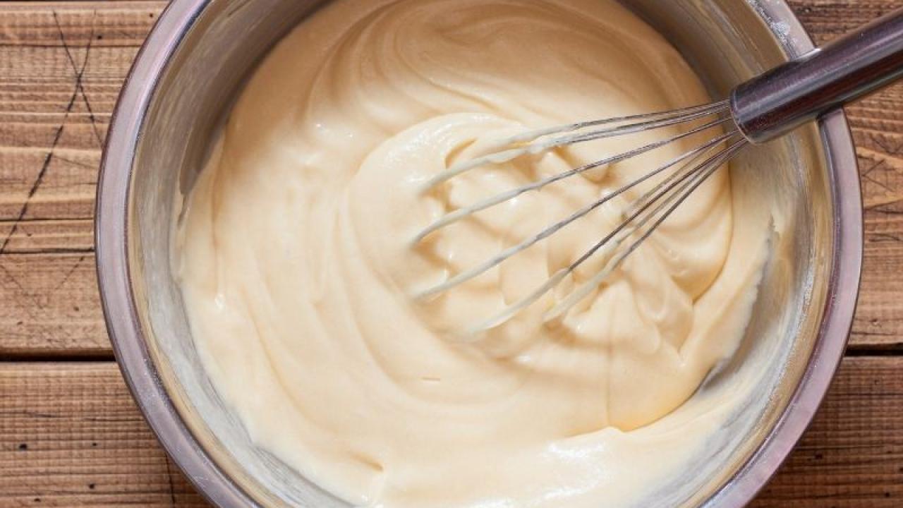 Pürüzsüz dokulu klasik pasta kreması tarifi