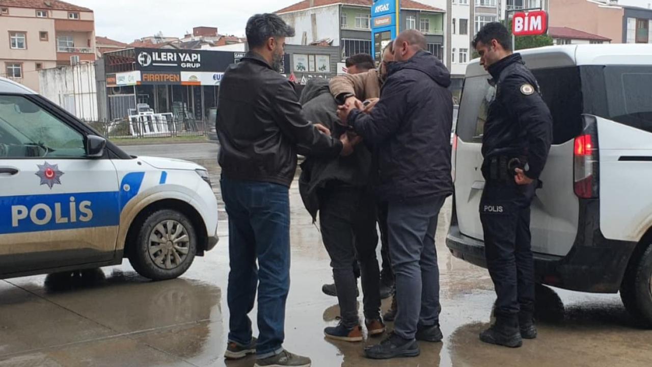 Samsun'da bir kişi, tartıştığı kız kardeşini bıçakla yaraladı
