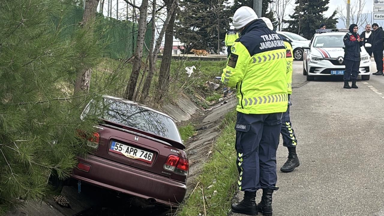Samsun'da otomobil yoldan çıktı: 1 yaralı